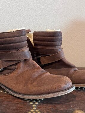 SUNDANCE Rustic / Distressed Brown Suede Ankle Booties WOMANS SZ 10